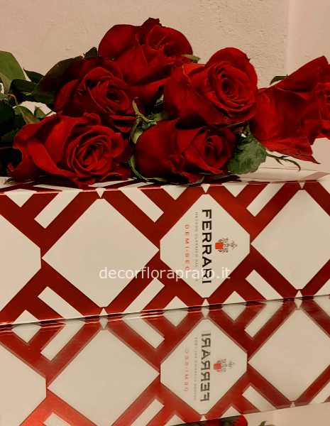 12 ROSE ROSSE E FERARRI