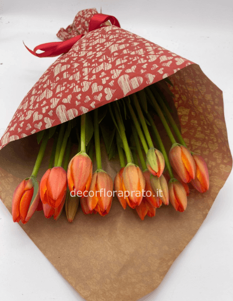 Tulipani rossi incarto semplice ed elegante